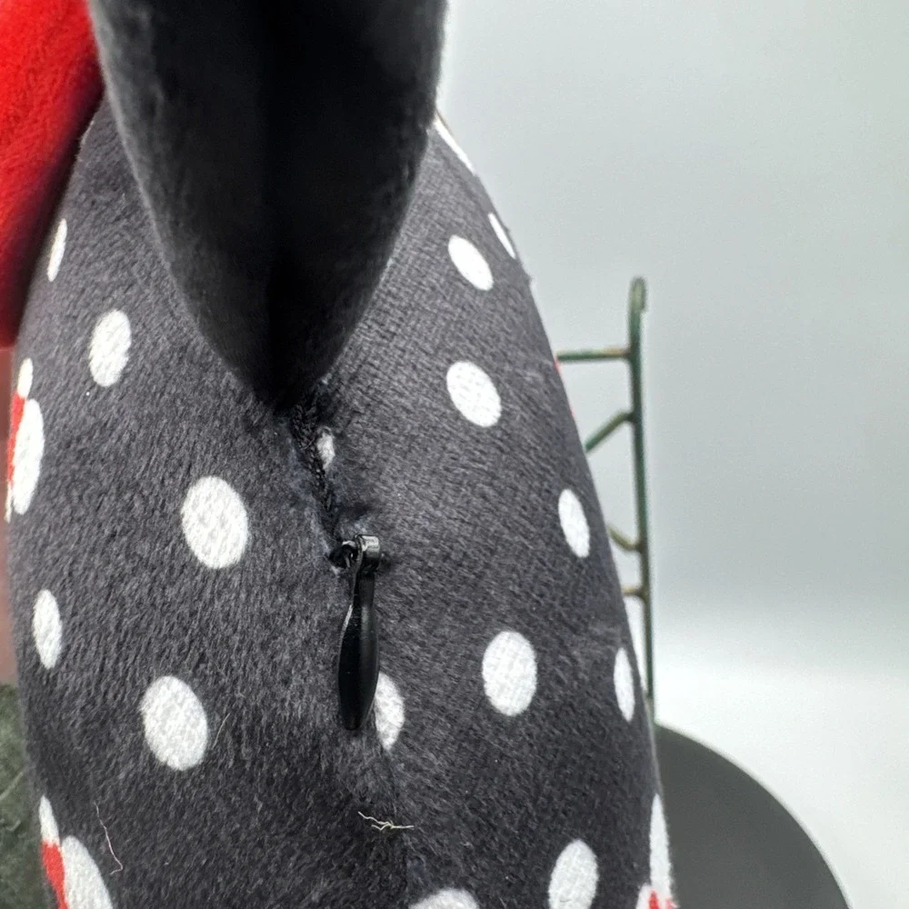 Disney Minnie Mouse Black/red Minnie Memory Foam Neck Pillow w/ Ears and Bow NWT